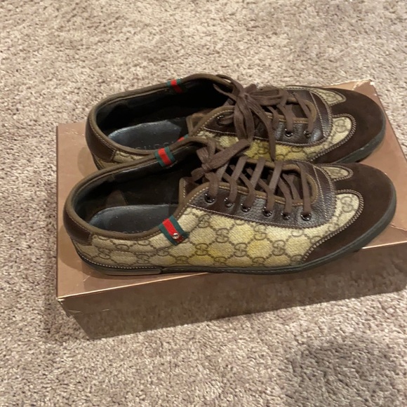 Brown Gucci Men size 9